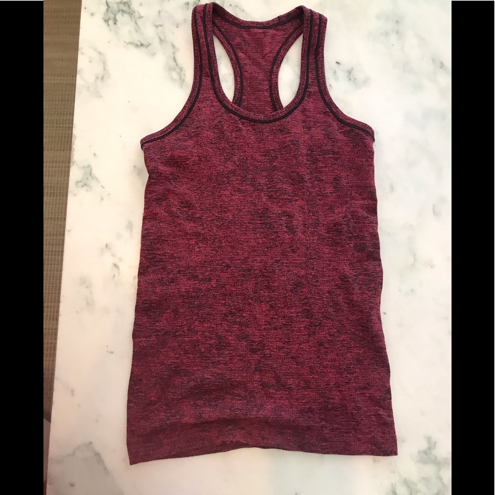 Swiftly Tech Racerback 2.0
Cassis / Chianti